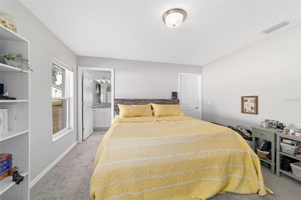 Image 17 of property listing at 1803 NE 161ST PLACE, Citra, FL 32113