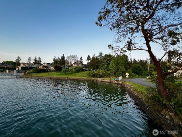 582 North Shore Blvd, Fox Island, WA 98333