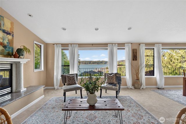 582 North Shore Blvd, Fox Island, WA 98333