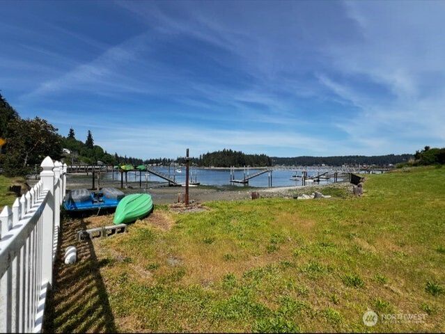 582 North Shore Blvd, Fox Island, WA 98333