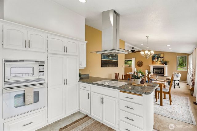 582 North Shore Blvd, Fox Island, WA 98333