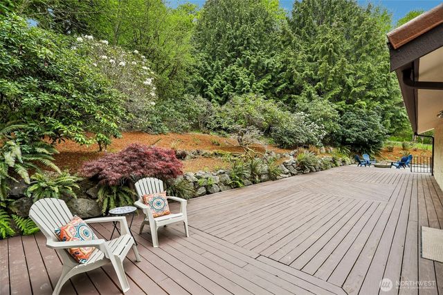 582 North Shore Blvd, Fox Island, WA 98333