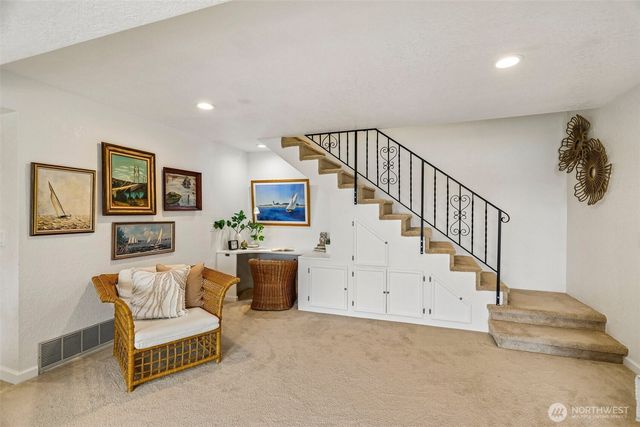 582 North Shore Blvd, Fox Island, WA 98333