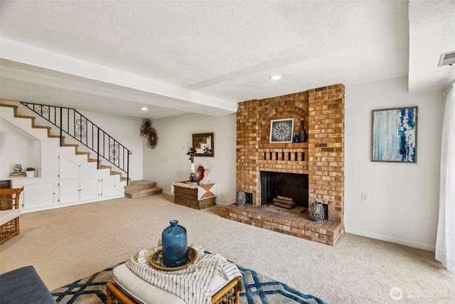 582 North Shore Blvd, Fox Island, WA 98333