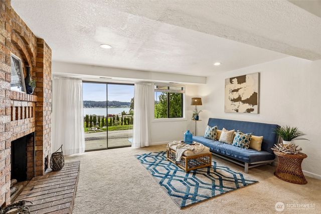 582 North Shore Blvd, Fox Island, WA 98333