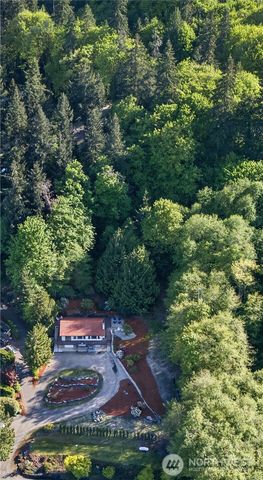 582 North Shore Blvd, Fox Island, WA 98333