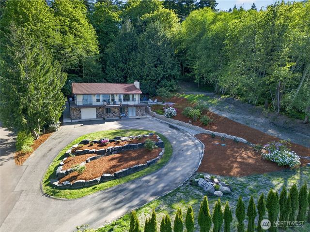 582 North Shore Blvd, Fox Island, WA 98333
