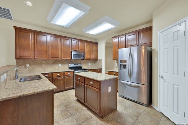 2541 Crusader Bend, Schertz, TX 78108