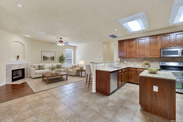 2541 Crusader Bend, Schertz, TX 78108