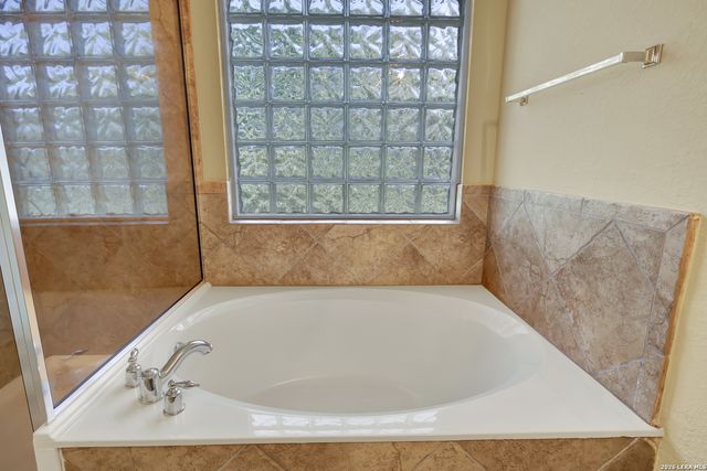 2541 Crusader Bend, Schertz, TX 78108