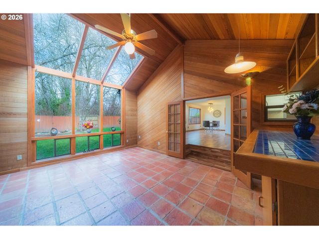 2235 Sw MARIGOLD St, Portland, OR 97219