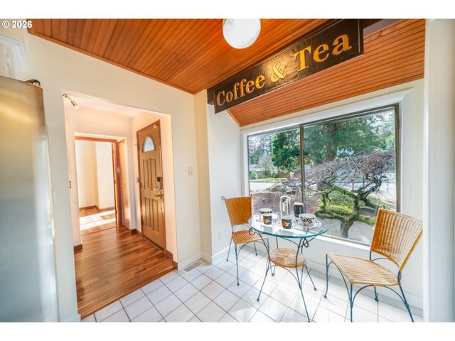 2235 Sw MARIGOLD St, Portland, OR 97219