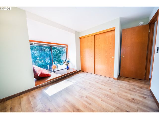 2235 Sw MARIGOLD St, Portland, OR 97219