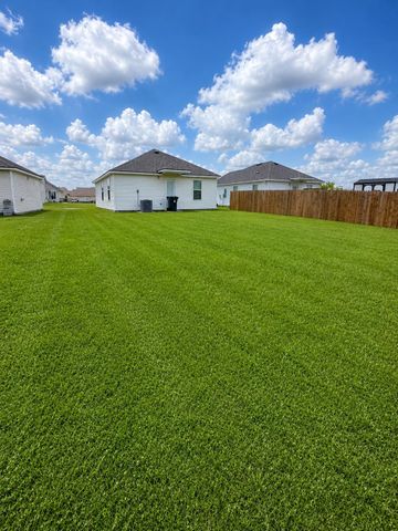 200 Benjamin Dr, Thibodaux, LA 70301