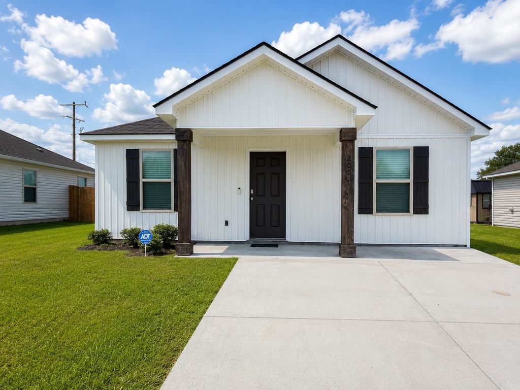 200 Benjamin Dr, Thibodaux, LA 70301