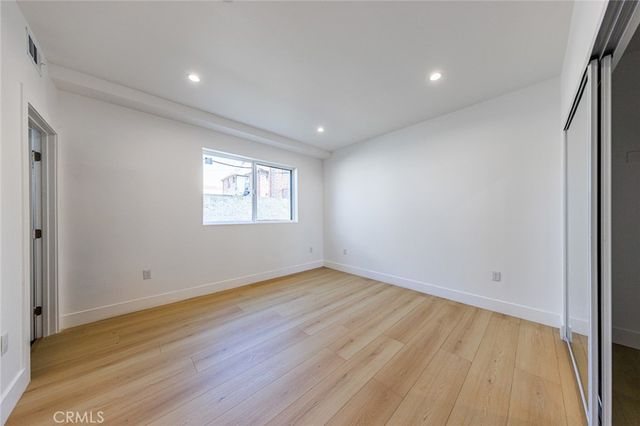 1261 S Longwood Avenue 1, Los Angeles, CA 90019