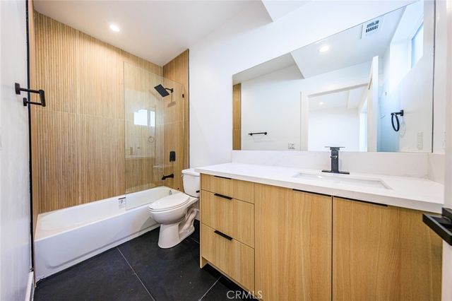 1261 S Longwood Avenue 1, Los Angeles, CA 90019