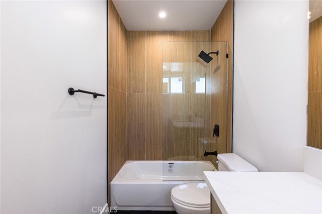 1261 S Longwood Avenue 1, Los Angeles, CA 90019