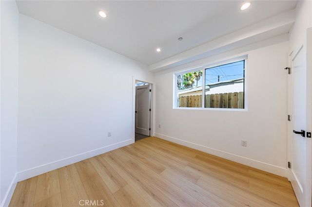 1261 S Longwood Avenue 1, Los Angeles, CA 90019