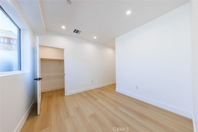 1261 S Longwood Avenue 1, Los Angeles, CA 90019