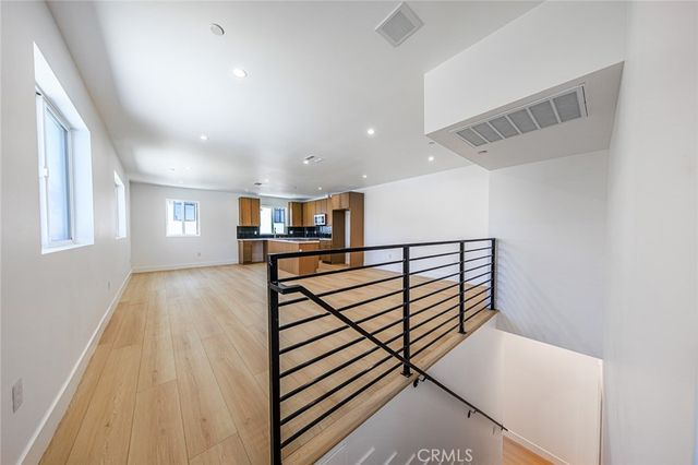 1261 S Longwood Avenue 1, Los Angeles, CA 90019