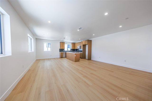 1261 S Longwood Avenue 1, Los Angeles, CA 90019
