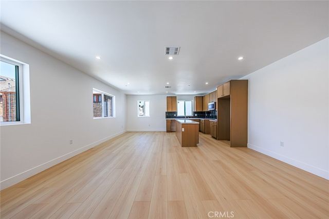 1261 S Longwood Avenue 1, Los Angeles, CA 90019