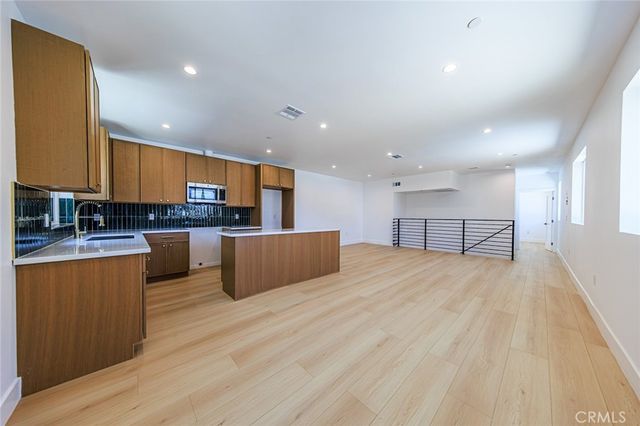 1261 S Longwood Avenue 1, Los Angeles, CA 90019