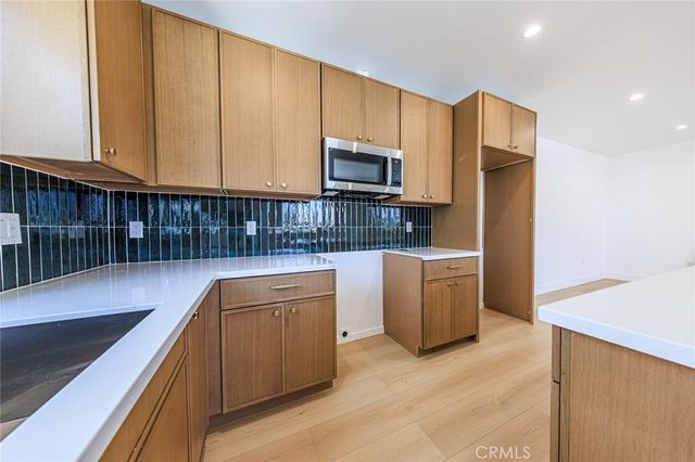 1261 S Longwood Avenue 1, Los Angeles, CA 90019