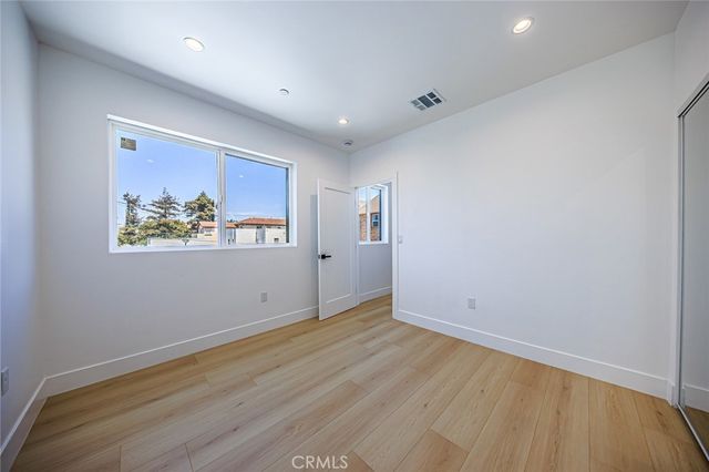 1261 S Longwood Avenue 1, Los Angeles, CA 90019