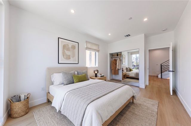 1261 S Longwood Avenue 1, Los Angeles, CA 90019