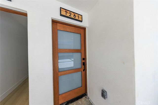 1261 S Longwood Avenue 1, Los Angeles, CA 90019