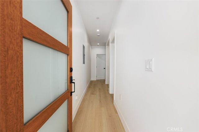 1261 S Longwood Avenue 1, Los Angeles, CA 90019