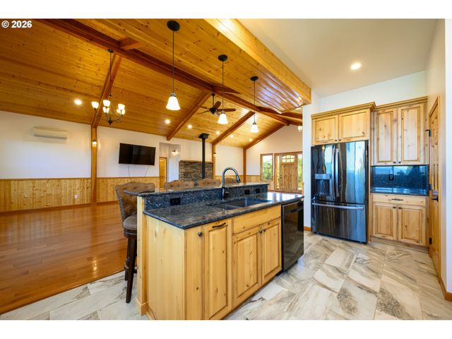 1757 RIDDLE BY PASS Rd, Riddle, OR 97469