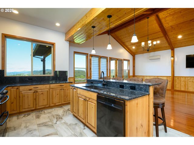 1757 RIDDLE BY PASS Rd, Riddle, OR 97469