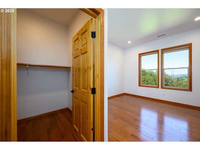 1757 RIDDLE BY PASS Rd, Riddle, OR 97469