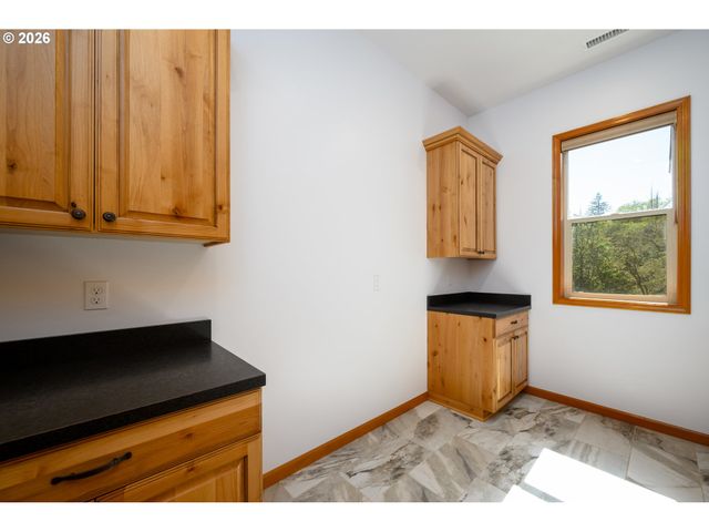 1757 RIDDLE BY PASS Rd, Riddle, OR 97469