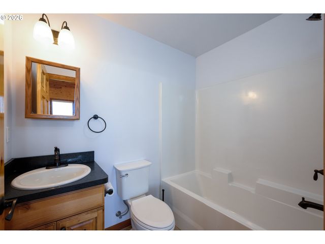 1757 RIDDLE BY PASS Rd, Riddle, OR 97469