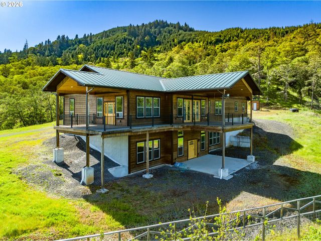 1757 RIDDLE BY PASS Rd, Riddle, OR 97469