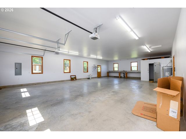 1757 RIDDLE BY PASS Rd, Riddle, OR 97469