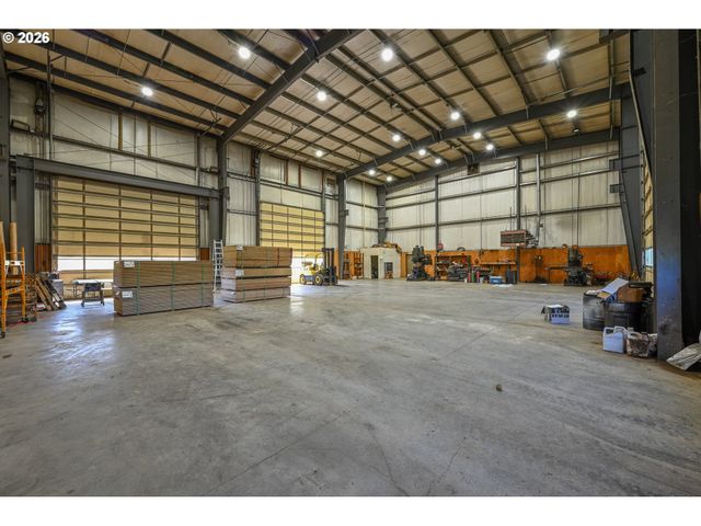 1757 RIDDLE BY PASS Rd, Riddle, OR 97469