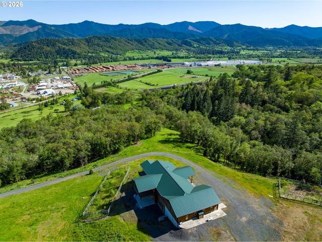 1757 RIDDLE BY PASS Rd, Riddle, OR 97469