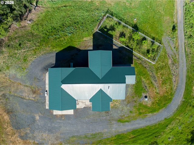 1757 RIDDLE BY PASS Rd, Riddle, OR 97469