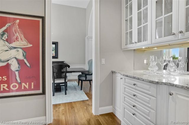 734 Wellington Circle, Rochester Hills, MI 48309