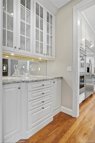 734 Wellington Circle, Rochester Hills, MI 48309