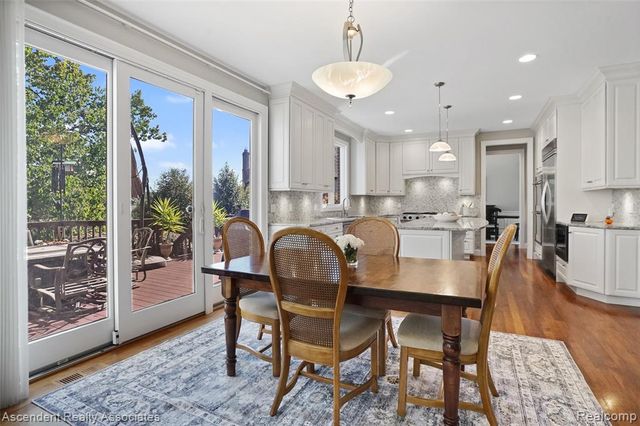 734 Wellington Circle, Rochester Hills, MI 48309