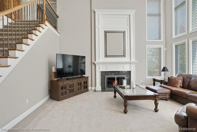 734 Wellington Circle, Rochester Hills, MI 48309