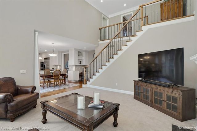 734 Wellington Circle, Rochester Hills, MI 48309