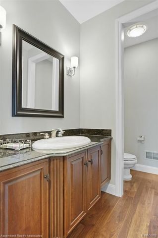 734 Wellington Circle, Rochester Hills, MI 48309