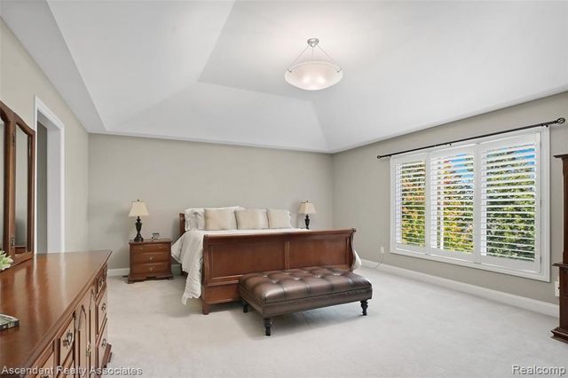 734 Wellington Circle, Rochester Hills, MI 48309